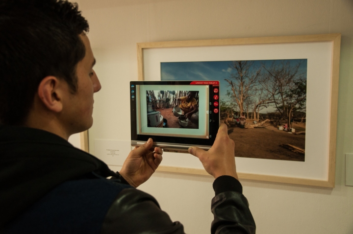 10.A través de una app para tablets y smartphones, los usuarios pueden disfrutar cómo las fotografías se transforman en videos. 